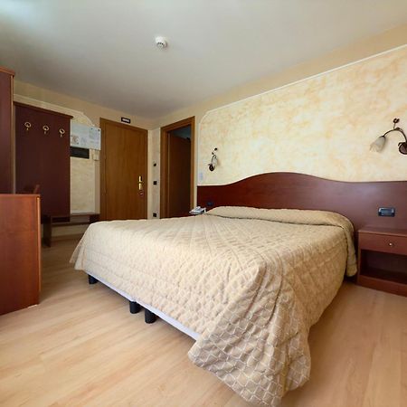 Hotel Dama Bianca Valtournenche Kültér fotó