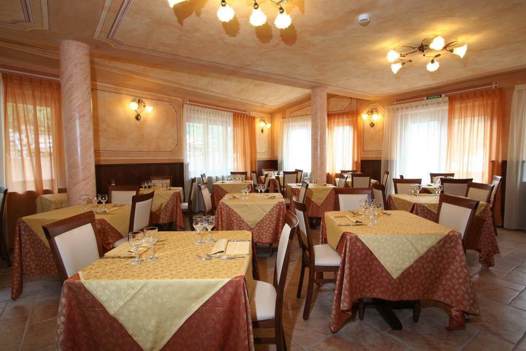 Hotel Dama Bianca Valtournenche Kültér fotó