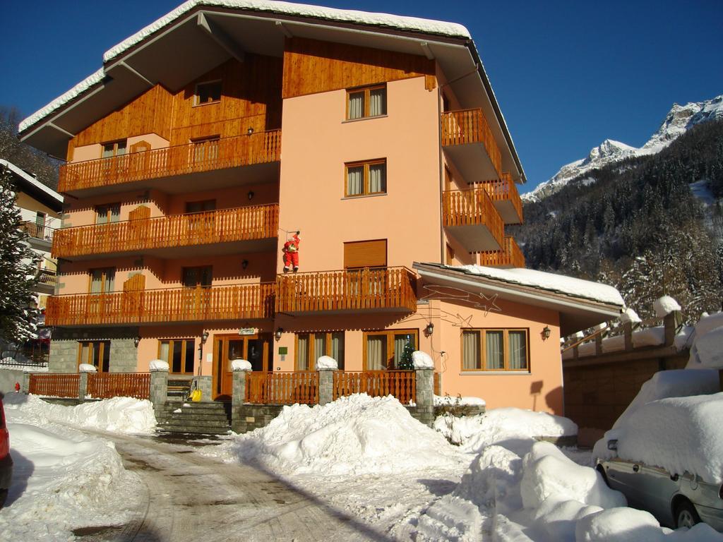 Hotel Dama Bianca Valtournenche Kültér fotó