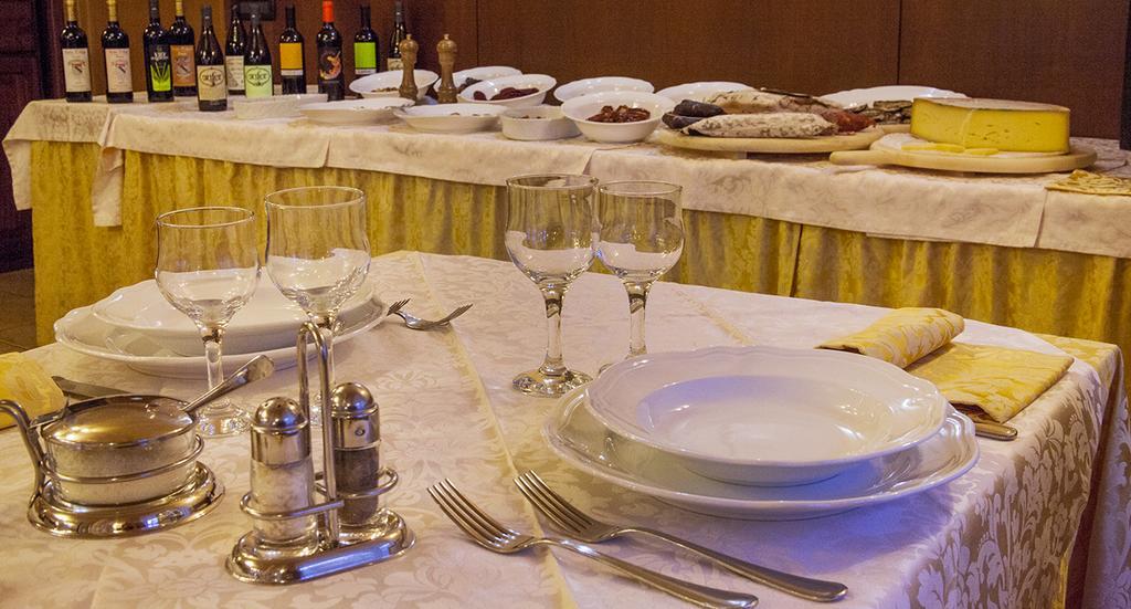 Hotel Dama Bianca Valtournenche Kültér fotó